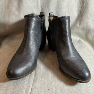 LUCKY BRAND Sz 8 Pewter Colour Pointy Toe Zipper Closure  Stacked Heel Booties
